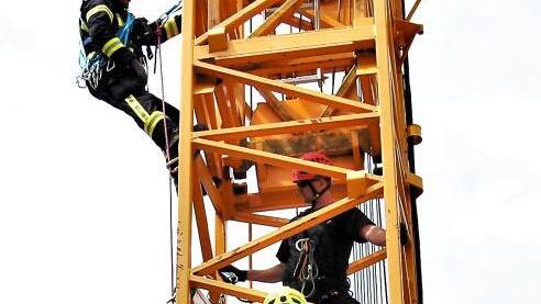 Schwindelfrei und ohne Höhenangst ging es vorsichtig Schritt für Schritt aufwärts in die Höhe. Sigismund von Dobschütz