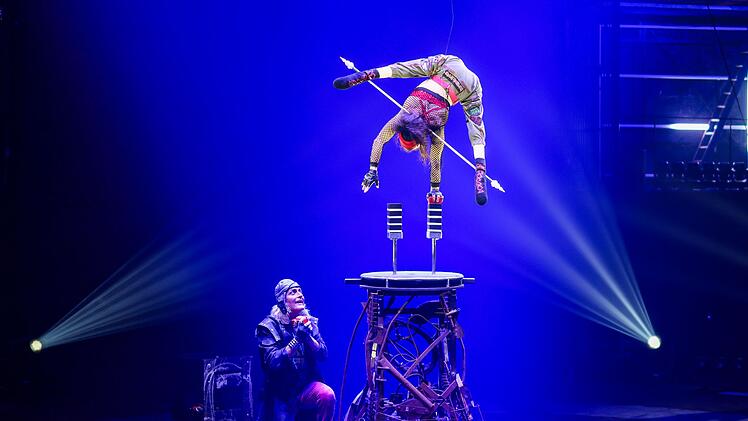 Querschnittsgel&auml;hmte Akrobatin Pan