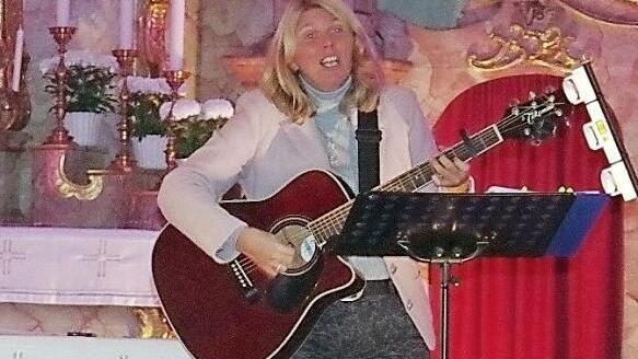 Silvia Wachter gastierte am Sonntag in der Neufanger Pfarrkirche. Ihre "Lieder an einem Herbstabend" berührten tief in der Seele.  Foto: Heike Schülein