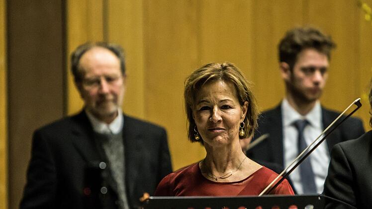 Das Orchester der Musikfreunde Neustadt unter Leitung von Hans Stähli beeindruckte mit seinem Sinfoniekonzert in der Mehrzweckhalle Heubischer Straße.Foto: Jochen Berger