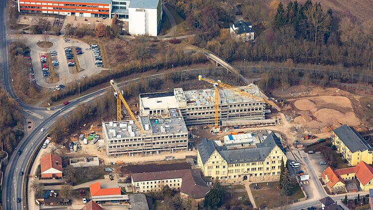 Aktueller Stand: Die Baustelle des neuen BBZ am Donnerstag, 28. Februar, aus der Luft. Foto: Ingo Bäuerlein/Franken-Air