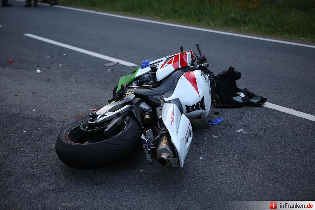 Motorräder prallen am Würgauer Berg frontal zusammen – zwei Schwerverletzte
