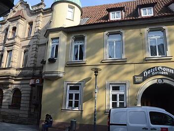 Das "Hotel Sonne" in der Bahnhofstraße wird zu Wohnraum umgewandelt, behält aber äußerlich seinen Charme. Fotos: K.-H. Hofmann