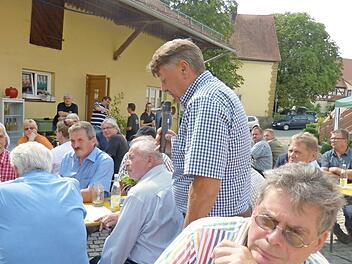 Roland Schmitt (M.) trug seine Sorgen vor. Fotos: Carmen Schwind