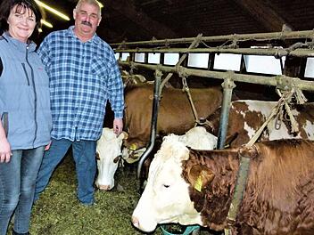 Beate und Karl Heinz Opel wollen sich im Kreistag gemeinsam für die Landwirtschaft stark machen. Fotos: Werner Reißaus