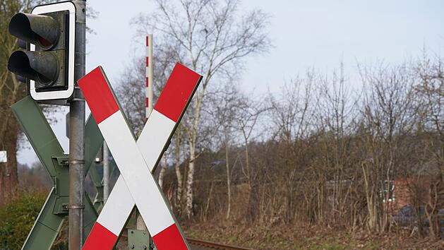 Nach Glatteis-Sturz: 79-J&auml;hriger wird von Zug erfasst - und stirbt