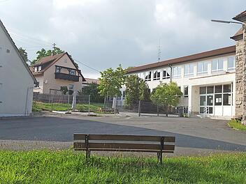 Auf diesem Areal des ehemaligen Schulhofs in der N&auml;he des Kindergartens St. Bonifatius Breitenloh wird der erste Kirchweihmarkt zur Bergkirchweih in Geh&uuml;lz stattfinden.