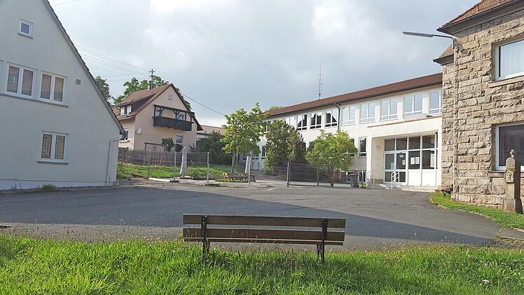 Auf diesem Areal des ehemaligen Schulhofs in der N&auml;he des Kindergartens St. Bonifatius Breitenloh wird der erste Kirchweihmarkt zur Bergkirchweih in Geh&uuml;lz stattfinden.