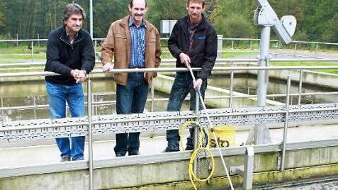 Jürgen Finger, Bürgermeister Dieter Muth und Martin Hahn-Enders bei der Begehung der neuen Anlage.
