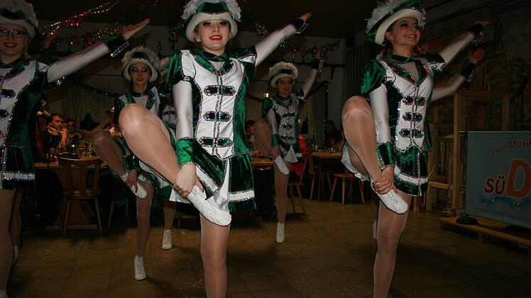 Altweiberfasching in Gefäll  Foto: Sell