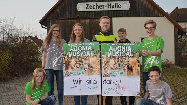 Diese Schüler aus der Region sind als Akteure beim Musical- Team dabei und freuen sich auf ihren Auftritt vor großem Publikum in der Zecherhalle. Von links Corinna Reinhold, Tamara Reinhold, Ina Schultheiß, Christian Detsch, Jonas Schröppel, Noah Fiedler und Silas Fiedler. Foto: Hpfmann