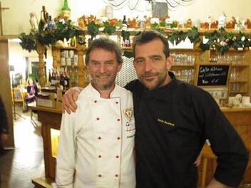 TV-Koch Martin Baudrexel hatte für einen Tag das Restaurant Aischblick rund um die Kochkünste Norbert Gumbrecht im Visier. Nach der Aufnahme gab es noch ein Erinnerungsfoto für den Höchstadter.  Foto: privat