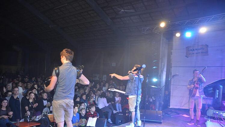 Die Dorfrocker brachten den Eichenbühler Hühnerstall erneut zum Beben und sorgten für einige Stunden für Hochstimmung mit Rock und Pop. Foto: Karl-Heinz Hofmann