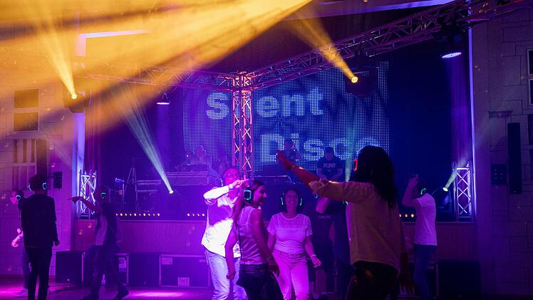 Die erste "Silent Disco" im Landkreis Kronach. Foto: Marian Hamacher