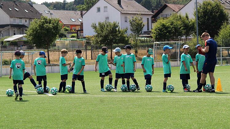 Die Kinder waren mit großer Begeisterung in Theorie und Praxis bei der Sache.   Foto: Richard Sänger