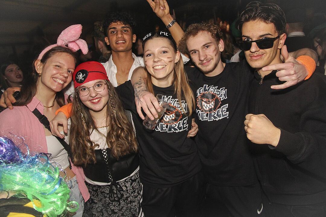 Super Stimmung beim Meeder Zeltfasching 2025!