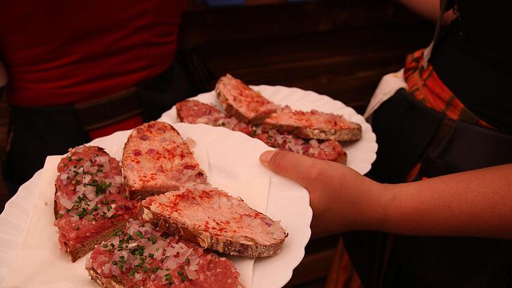 Wenn es heiß ist, schmeckt  ein Zwiebelmettbrot wunderbar.Foto: Stefanie Gleixner