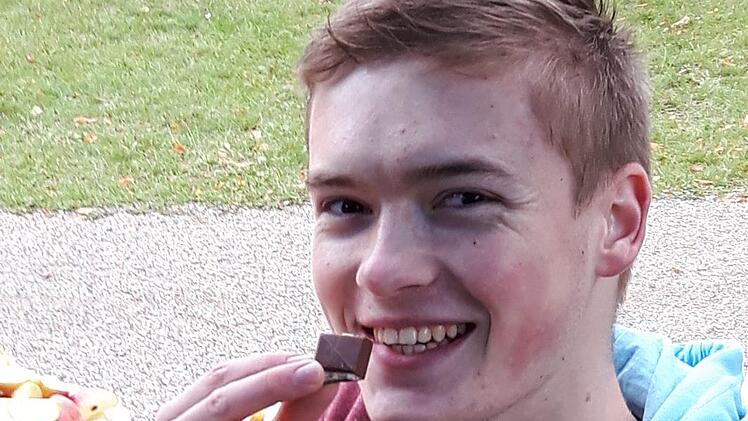 Moritz H&uuml;fner schnitt beim Schokoladen-Tasting mit Produkten aus fairem Handel gut ab. Dirk H&ouml;nerlage