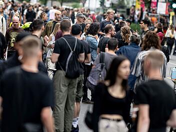 N&uuml;rnberg: Versammlungsgeschehen am Montag - Polizei zu "Behinderungen f&uuml;r den Fahrverkehr"