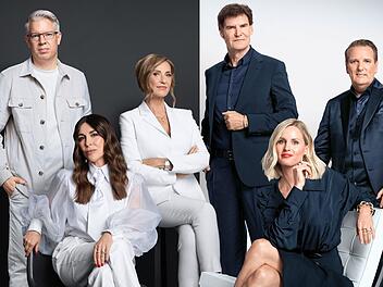 Ab Montag, 23. Februar, k&auml;mpfen die Investoren der VOX-Gr&uuml;ndershow "Die H&ouml;hle der L&ouml;wen" wieder um die vielversprechendsten Start-ups. Von links: Frank Thelen, Judith Williams, Dagmar W&ouml;hrl, Carsten Maschmeyer, Janna Ensthaler und Ralf D&uuml;mmel