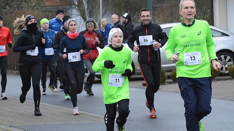 Schnappschüsse vom Fuschter Silvesterlauf.