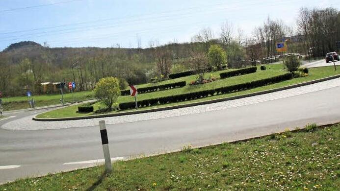 Die Stadt will nun den Lückenschluss mit einer Tangente zwischen dem Horsdorfer Kreisel (Bild) und dem Rommel-Kreisel angehen. Foto: Matthias Einwag