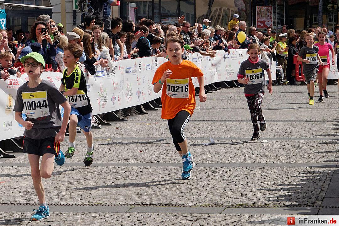 Weltkulturerbelauf 2017 in Bamberg: Der Zieleinlauf am Maxplatz