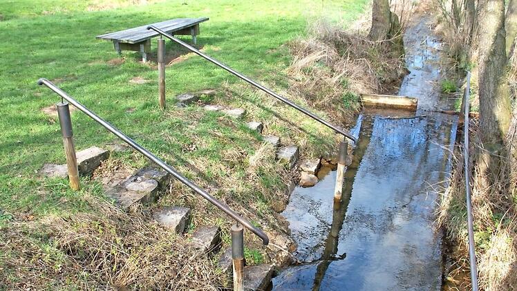 Der Gemeinderat hat beschlossen, die Trägerschaft für das Projekt "Stein- und Wasserpfad Wonfurt" zu übernehmen. Dabei sollen der Ortseingang Wonfurt, die Altachquelle (Bild) und der Von-Seckendorff-Platz gestaltet und eine Kanu-Anlegestelle am Main eingerichtet werden.  Foto: ul
