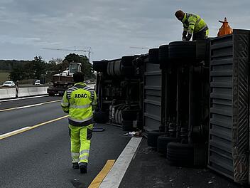 A70-Unfall bei Werneck - Fahrbahnen gesperrt
