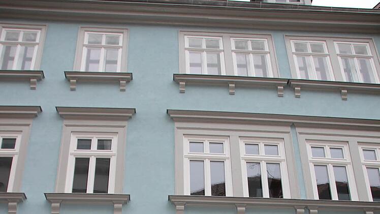 Kristina Hackert und Holger Treppl haben nicht nur die Fassade des Hauses mit der Nummer 1a erneuert, sondern auch den Kern des Gebäudes saniert.
