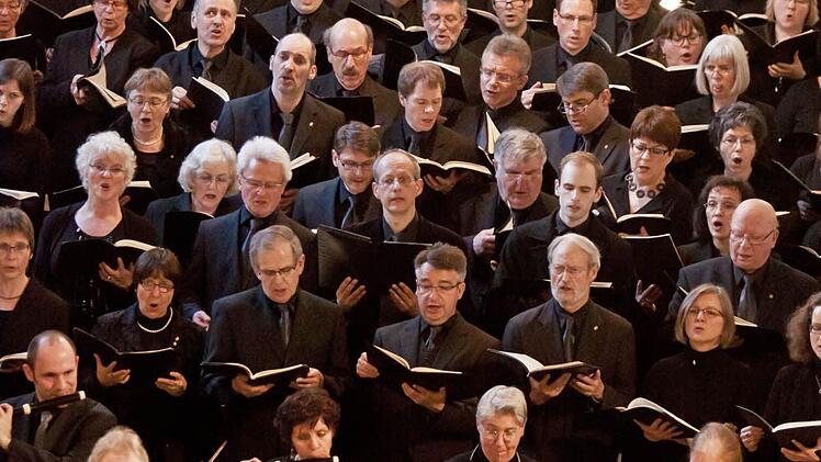 Der Coburger Bachchor bei der Aufführung der "Johannespassion" in der Heilig-Kreuz-Kirche.Foto: Jochen Berger