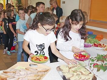 Auf die Theorie folgte die Praxis in Form eines großen Frühstücksbüffets.  Foto: Heike Schülein