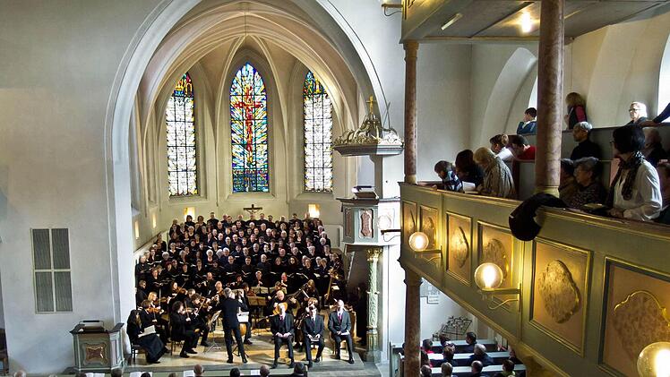 Der Coburger Bachchor bei der Aufführung der "Johannespassion" in der Heilig-Kreuz-Kirche.Foto: Jochen Berger