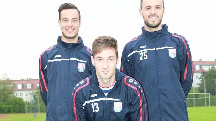 Vergangene Saison noch bei der SpVgg Jahn Forchheim aktiv, kicken Sebastian Schäferlein, Oliver Seybold und Maximilian Göbhardt (v. l.) nun für den FC Eintracht Bamberg.  Foto: Tobias Schneider