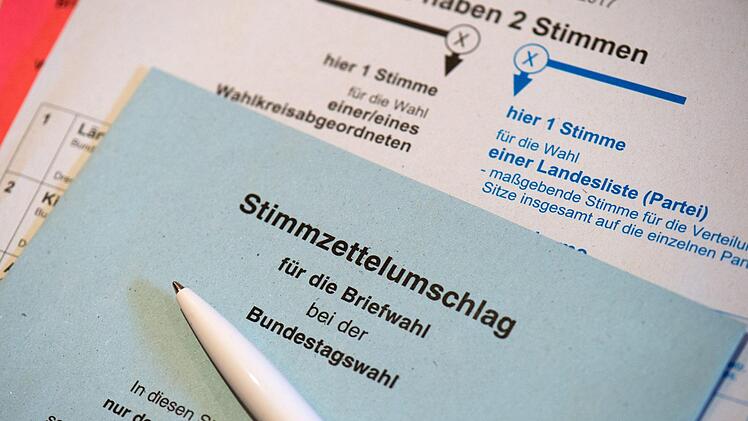 Zwei Kreuzchen dürfen die Bürger bei der Bundestagswahl 2017 machen. Foto: Arno Burgi/dpa