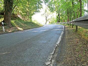 Die enge Ramstertalstraße zwischen Ebermannstadt und Wohlmuthshüll/Kanndorf Foto: MOG
