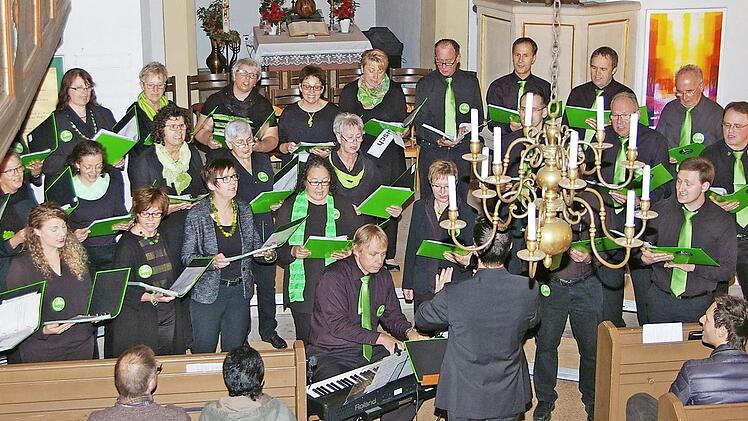 "feinKlang" singt in der Kirche St. Aegidius.  Foto: Beate Teuber