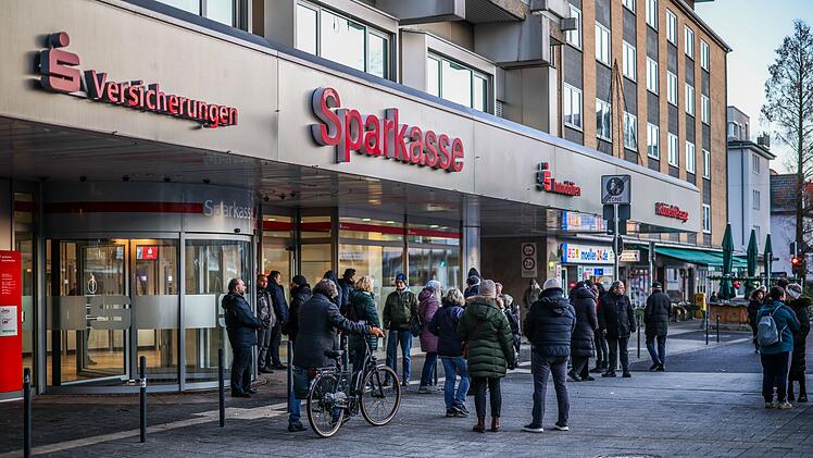 Nach dem Einbruch in den Tresorraum einer Bank