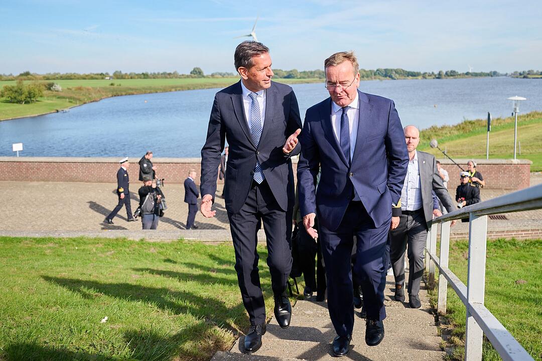 Verteidigungsminister Pistorius in Emden