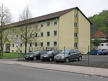 In dem ehemaligen Schwesternwohnheim soll(te) eine psychiatrische Tagesklinik des Bezirks entstehen. Unter dieser Bedingung würde der Kreis von seinem Vorkaufsrecht dafür zurücktreten. Foto: Anja Greiner