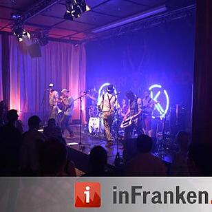 Tommy Jaud präsentiert in Bamberg seine neue Ratgeber-Parodie "Sean Brummel: Einen Scheiß muss ich"