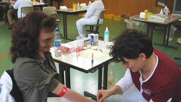 Fünf Milliliter Blut reichen für eine Typisierung zur Stammzellenspende aus. Foto: Sonja Werner