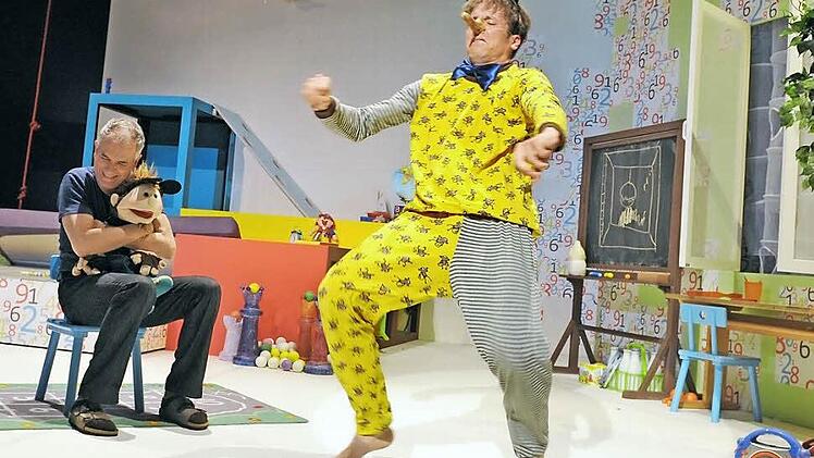 "Pinocchio": Alexander Peiler (rechts) und Thomas Straus begeistern in der Coburger Reithalle. Foto: Andrea Kremper