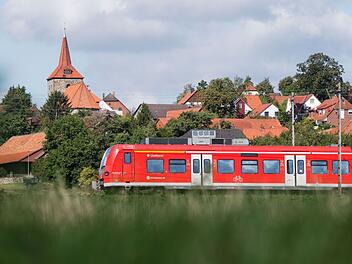 Landkreis Lichtenfels: Bayerisches Erm&auml;&szlig;igungsticket kommt - wann Azubis und Studenten weniger zahlen