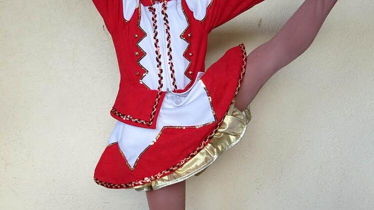 Quirlig bis in die Fußspitzen: Tanzmariechen Carolin Mock.