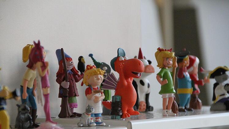 Das sind die Figuren. Auf jeder von ihnen ist ein Hörspiel gespeichert. Foto: Ulrike Müller