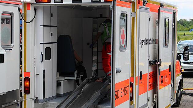 Krankenwagen, Unfall, Symbolfoto: pixabay.com/DerManuW