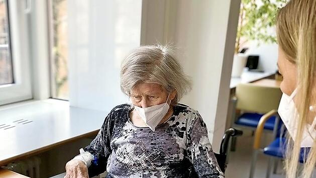 Der Kontakt zu den vertrauten Familienmitgliedern ist wichtig &ndash; das Tablet hilft ein wenig.