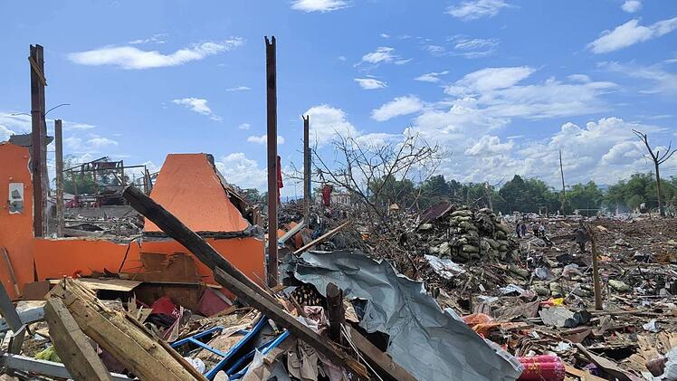 Nach Explosion von Munitionslager in Myanmar