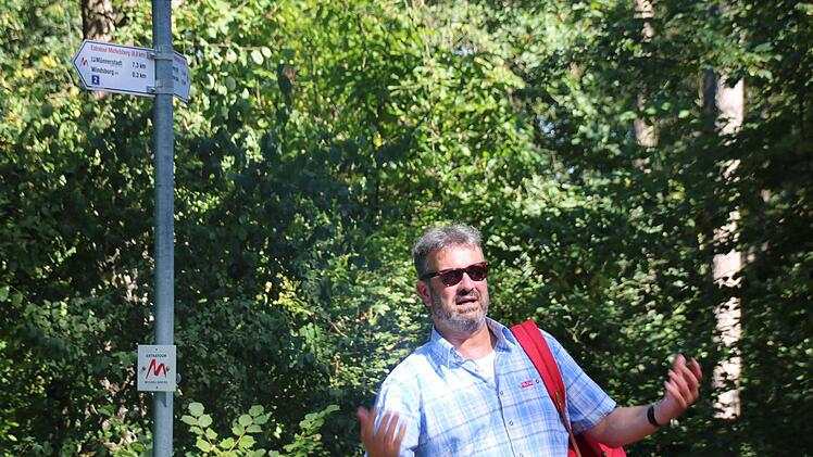 Manuel Andrack erklärt, was einen Premiumwanderweg auszeichnet. Fotos: Heike Beudert